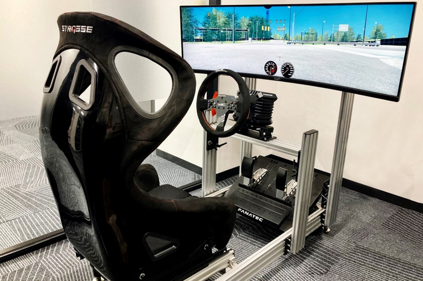 自動運転シミュレータ外観